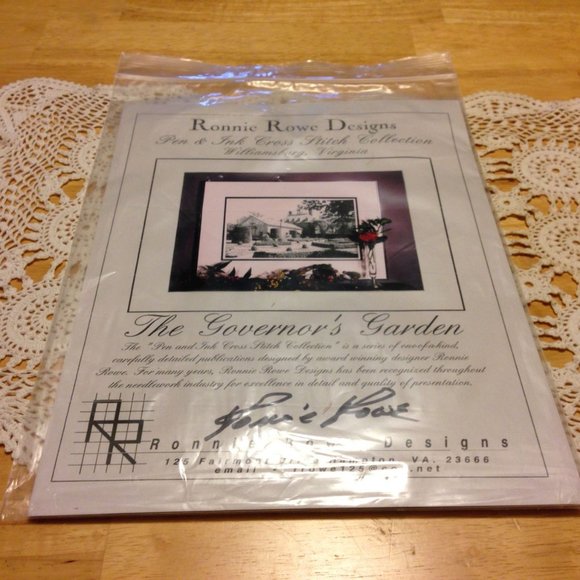Cross Stitch Guide, Ronnie Rowe signed, The Governor's Garden - Picture 1 of 7